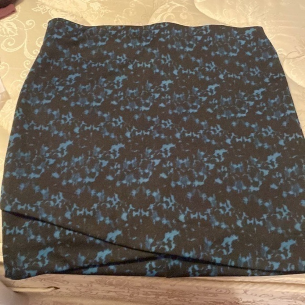 H & M Tulip mini skirt